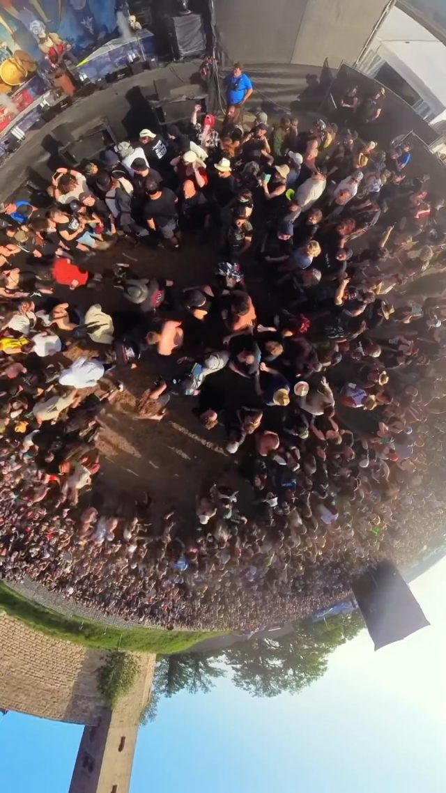 Feuertanz-Festival was epic…and HOT!!!

#warkings #morgana #armageddon #feuertanz #hotterthanhell